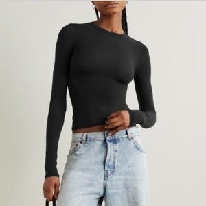 SKIMS Fits Everybody Long Sleeve T-Shirt in Onyx Black Size Medium